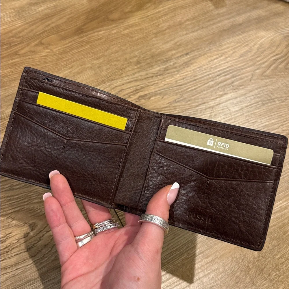 Fossil Men's Croc-Embossed Money + Cardholder Wallet - Dark Brown